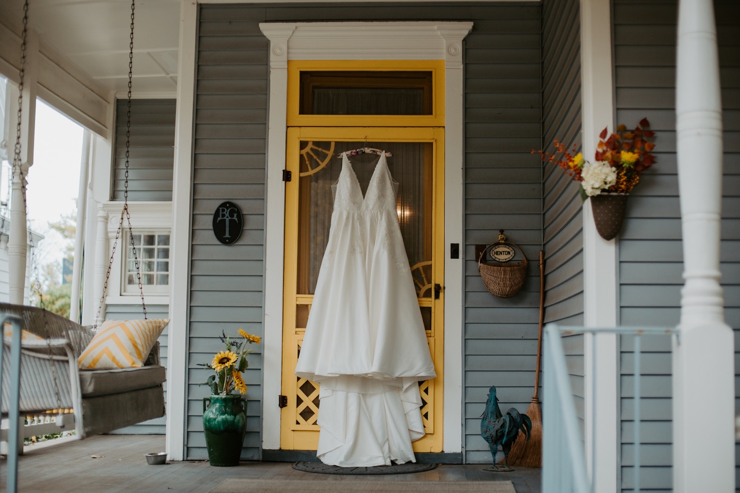 Wedding on The Bell House Front Steps in Lexington, Kentucky — Sarah E Dunn