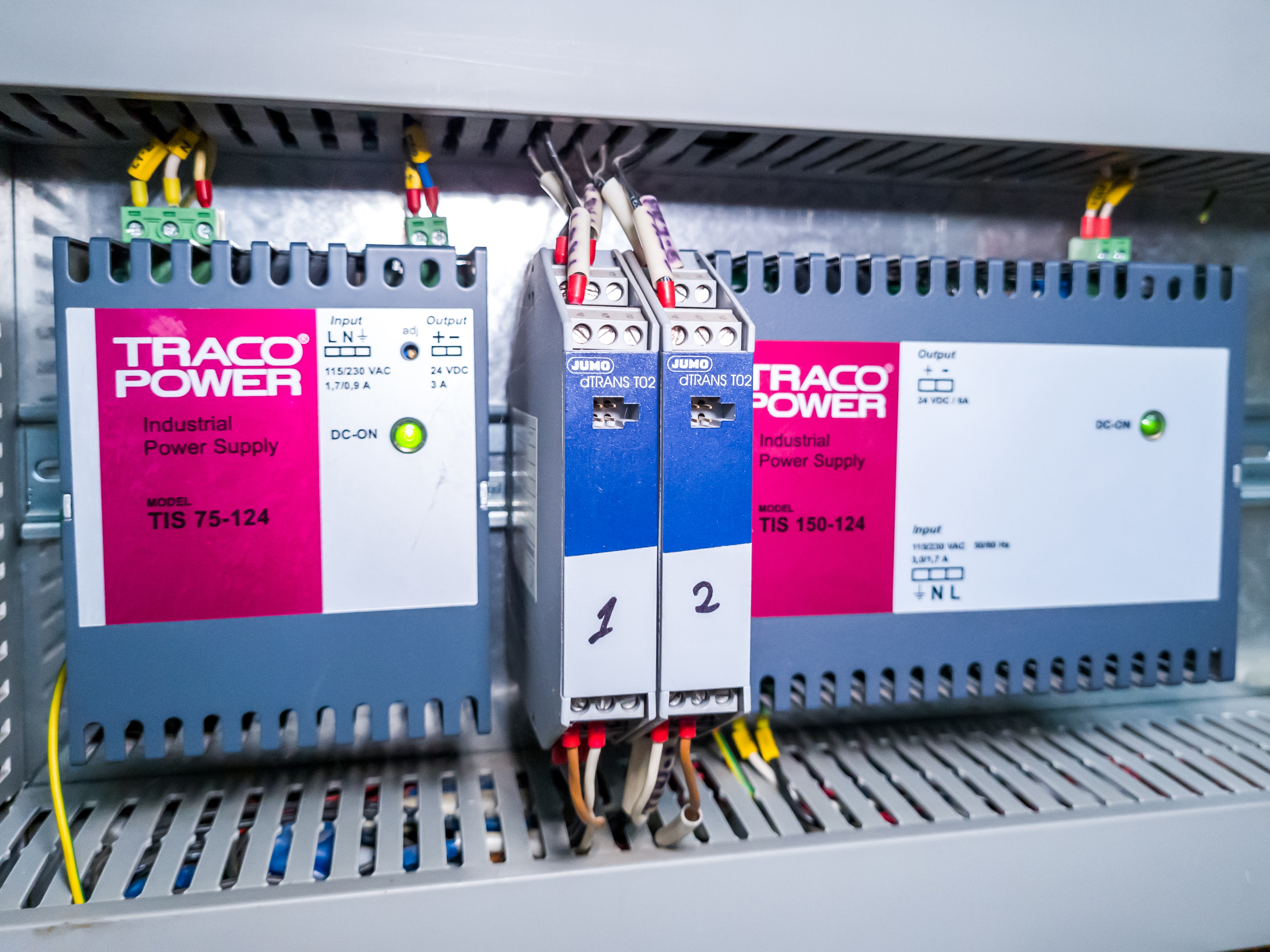 Comparing Voltage When to Ground a Floating Power Supply Technical