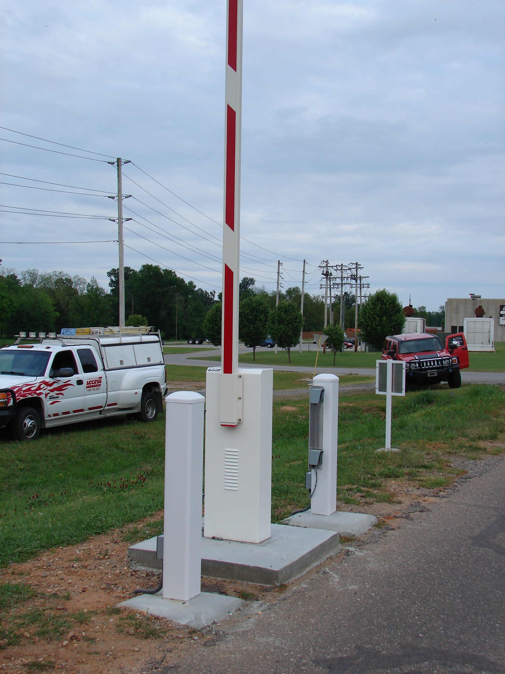 COMMERCIAL GATE SYSTEMS