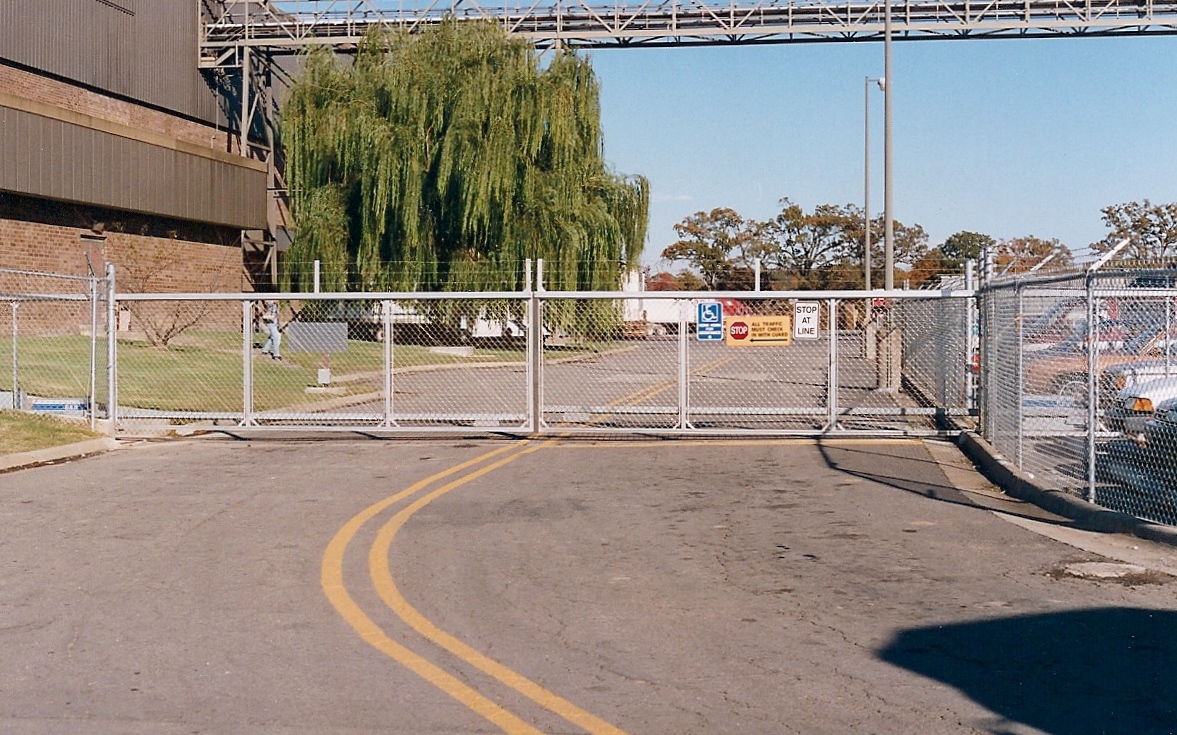 COMMERCIAL GATE SYSTEMS