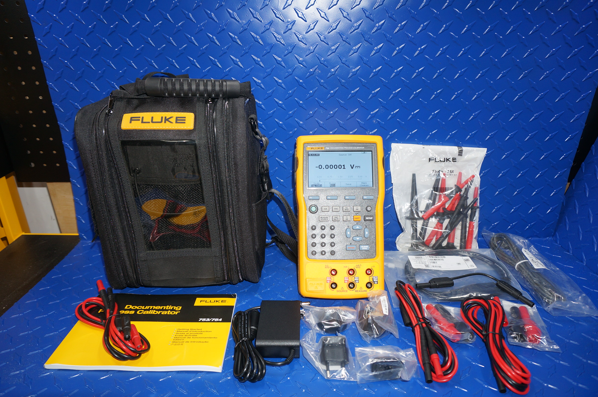 FLUKE MULTIMETER 754 BRAND NEW COMPLETE DOCUMENTING PROCESS