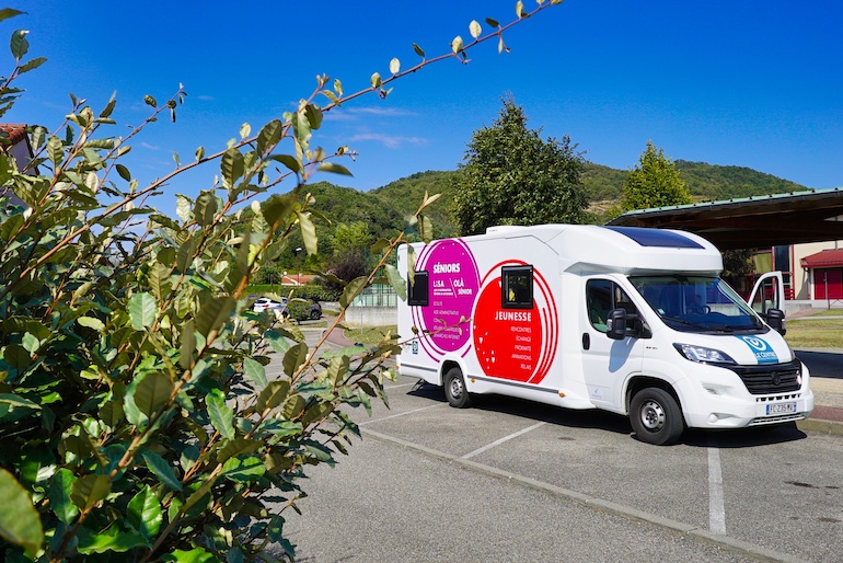 Le campingcar connecté du Centre socioculturel de Tournon COOA