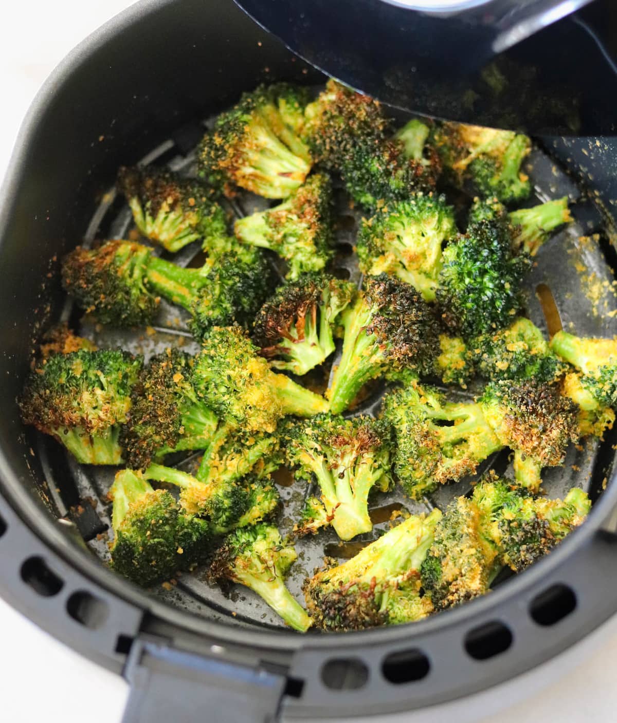 Easy Air Fryer Broccoli Fresh or Frozen (Whole30, Low Carb) Cook At