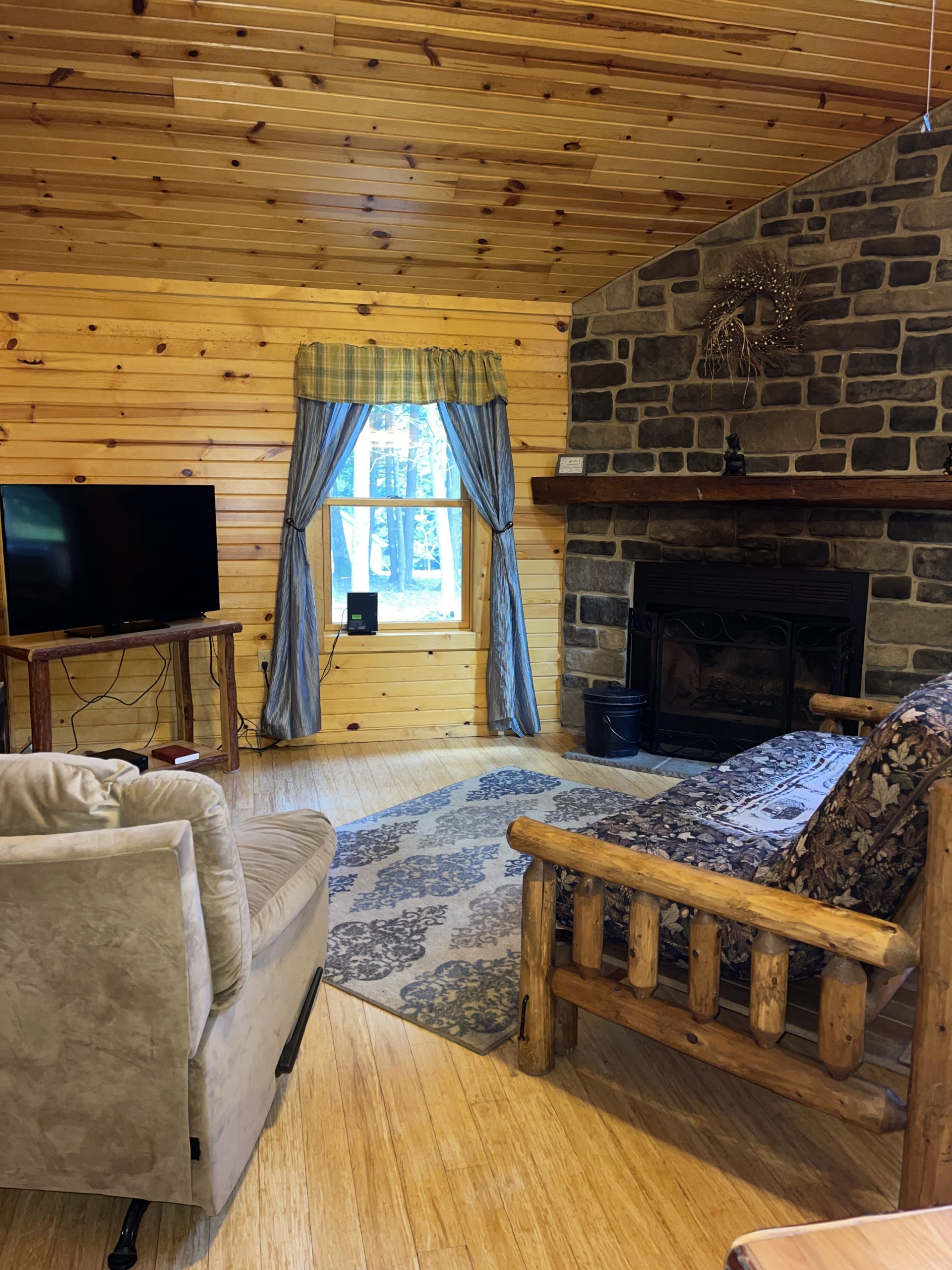 Hominy Ridge Cabins and Gift Shop