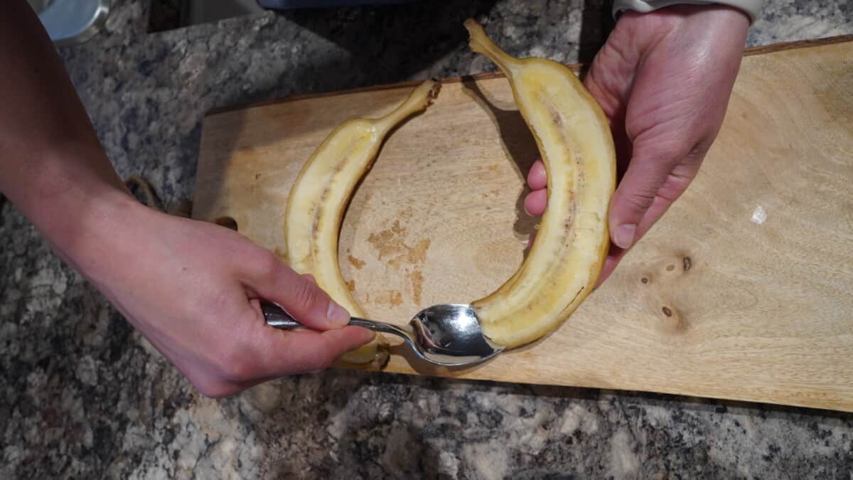 Can You Freeze a Banana in the Peel? (A Howto Guide) Cook for Folks
