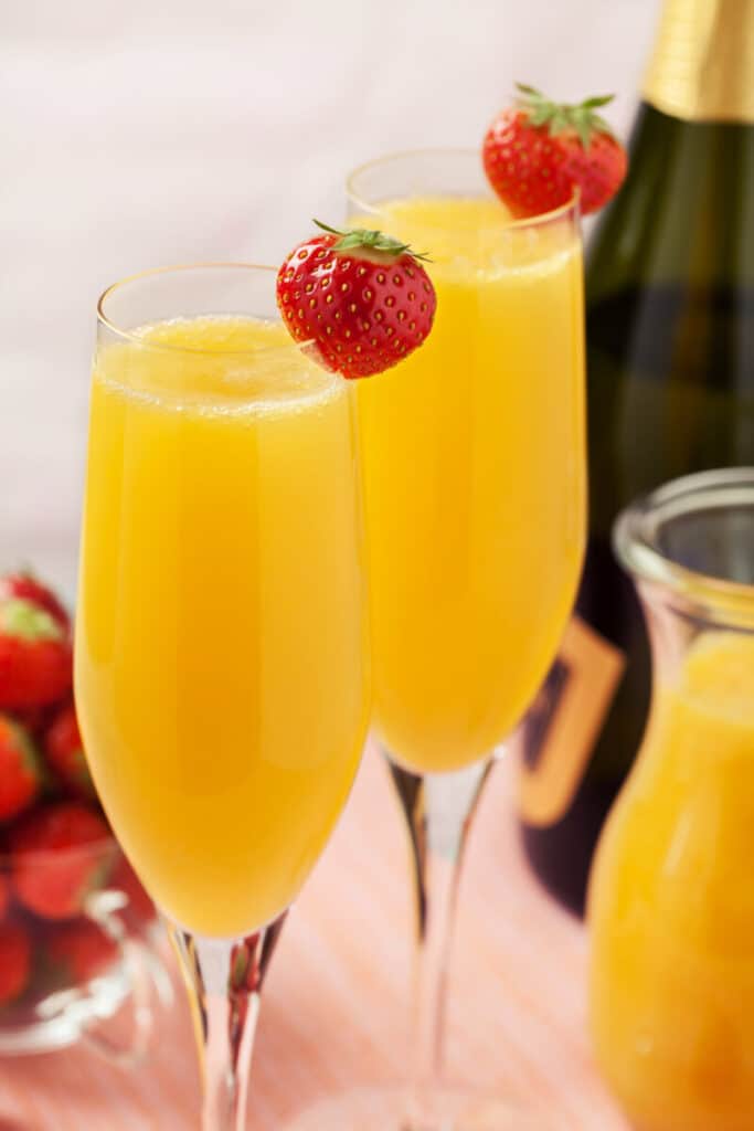 How Much Orange Juice For 100 Mimosas? Cook for Folks