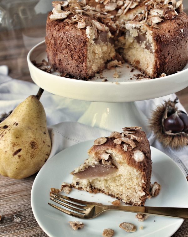 Saftiger BirnenMarzipanKuchen mit Mandelkrokant