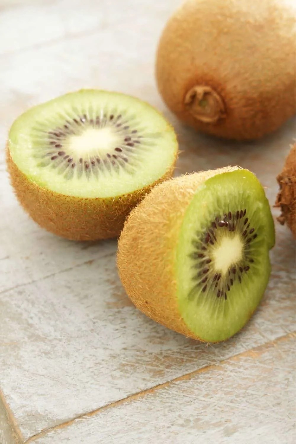 How To Store Kiwi Keeping This Juicy Fruit Fresh 🥝