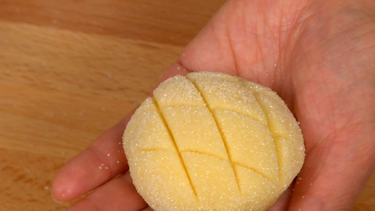 Melonpan Recipe (Japanese MelonShaped Bread Covered with Sweet Cookie