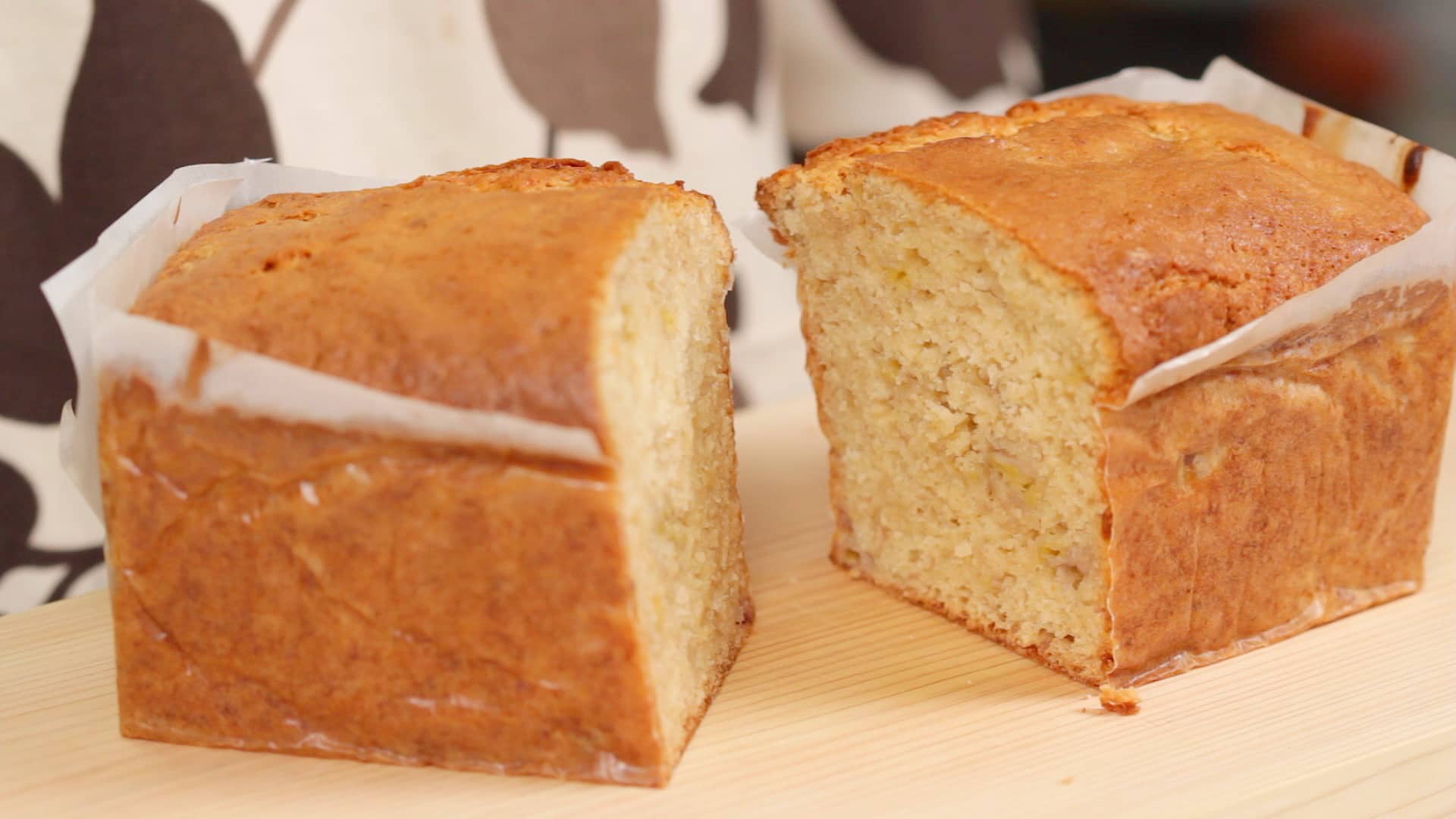 Banana Bread Recipe (Moist and Fluffy Inside and Crispy Outside