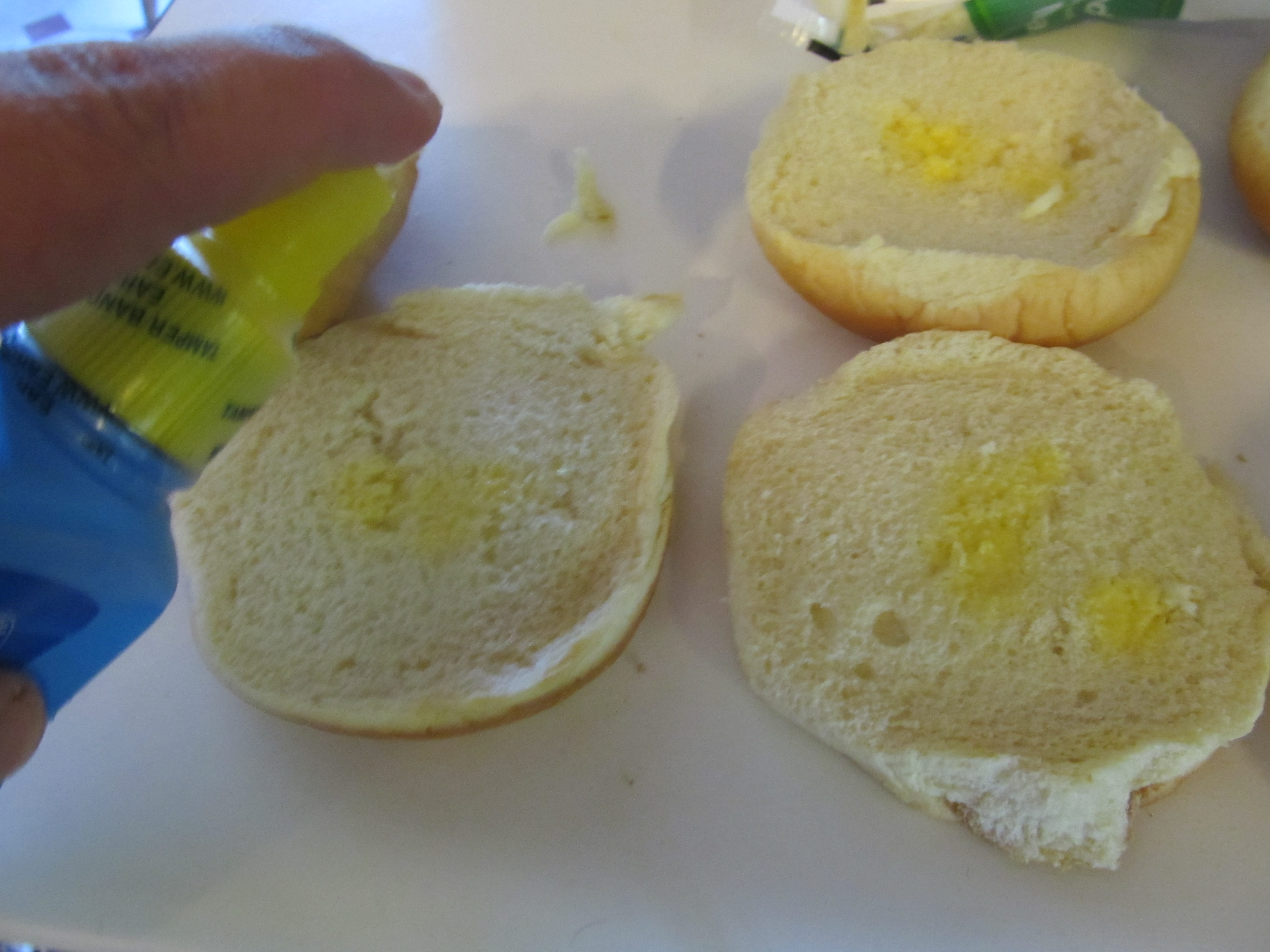 LEFTOVER HAMBURGER BUNS? MAKE GARLIC BREAD