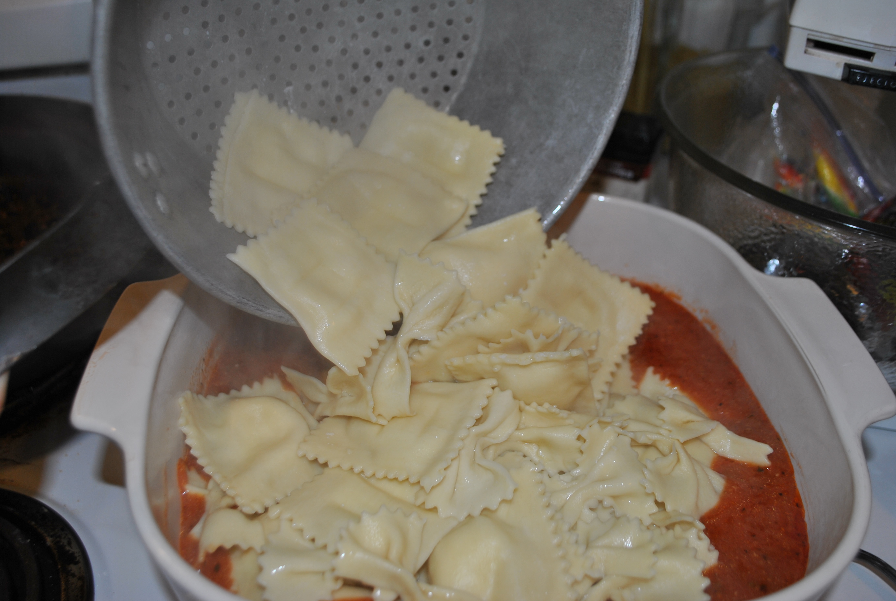 HOW TO MAKE HOMEMADE RAVIOLI PASTA