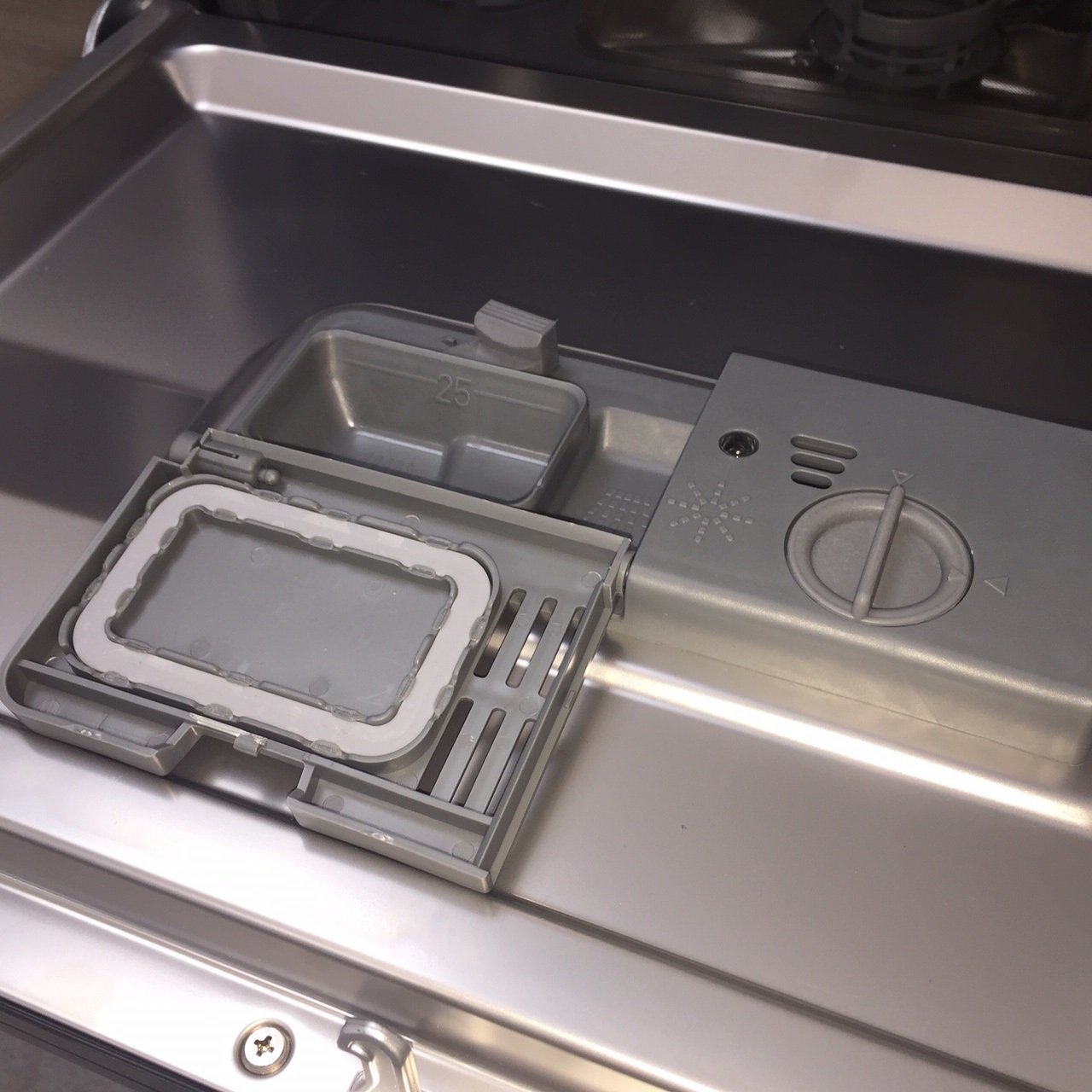 Cookology Touch Control 6 Place Table Top Dishwasher Silver Cookology