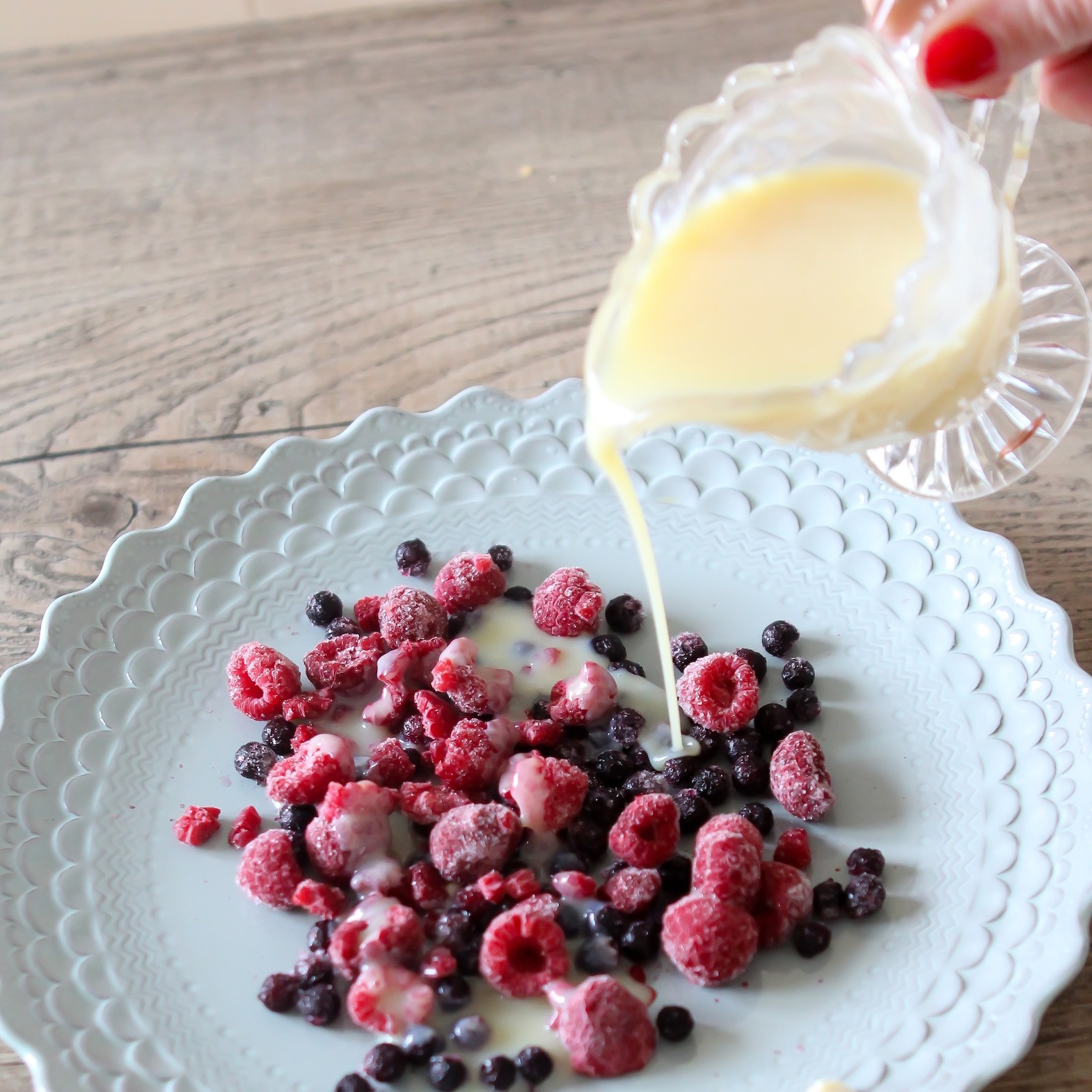 frozen berries with white chocolate sauce Cook with Gem