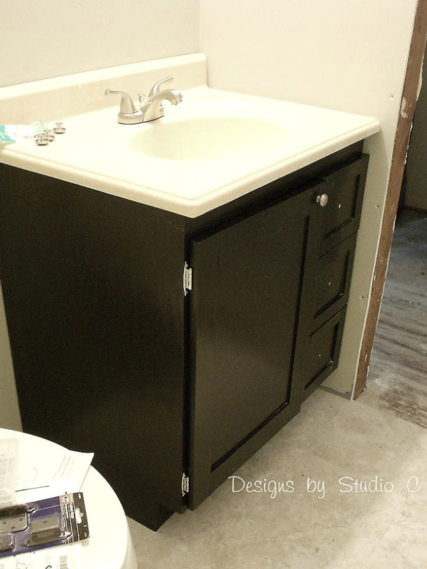 14 Creative DIY Bathroom Vanities
