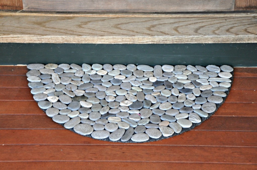 10 DIY Mats That Will Jazz Up Your Front Porch