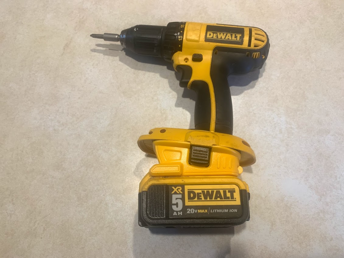 Dewalt 18v to 20v Adapter Cool DIY Tools