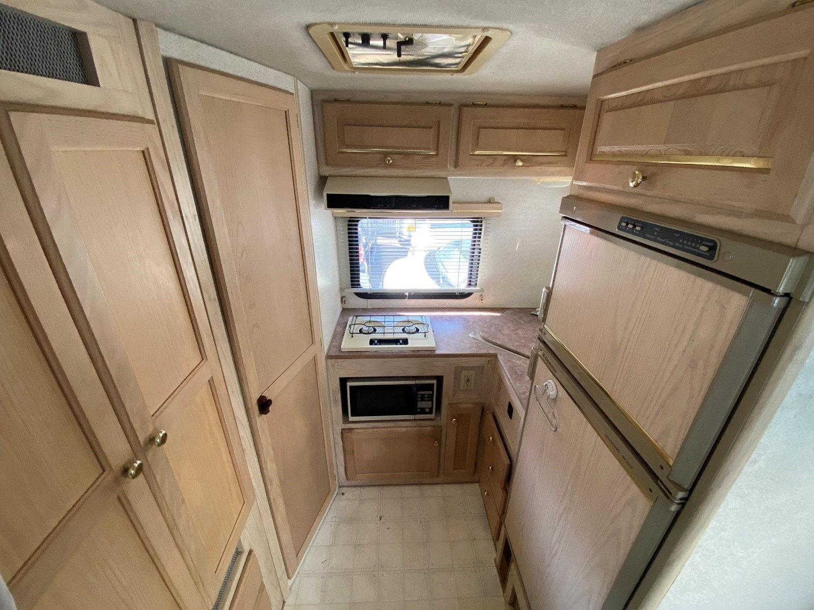 Ford E350B.C.Vernon 19DE 19Ft クールオフ アメ車・キャンピングカー・モーターホームなら茅ヶ崎クールオフ