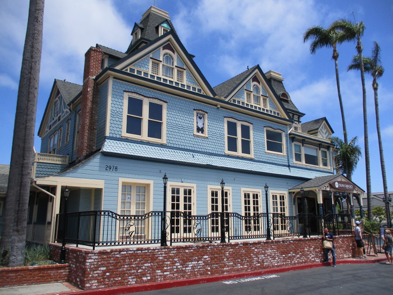 Photos of Carlsbad’s grand, historic Twin Inns. Cool San Diego Sights!