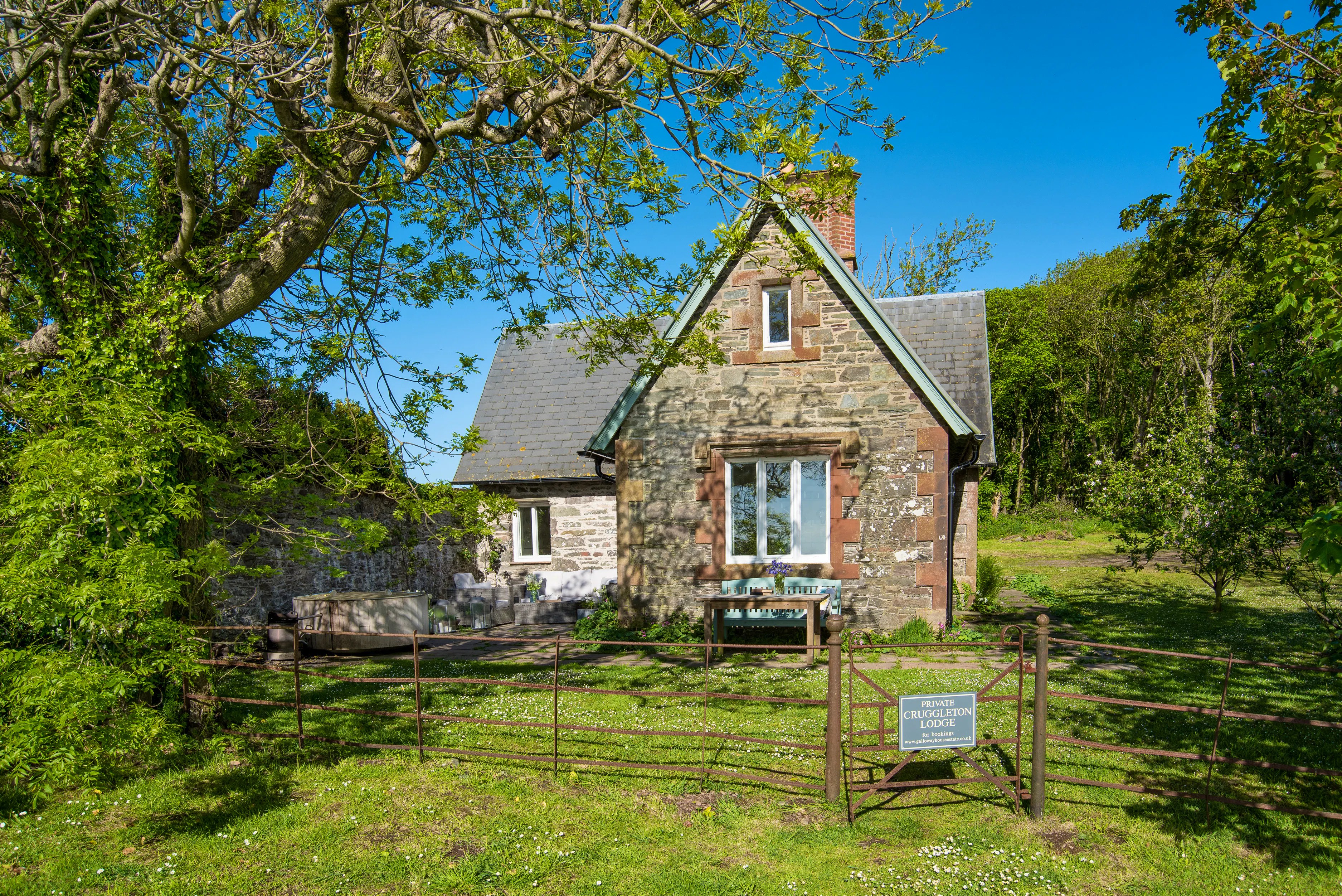 10 of the Best Cool Country Cottages