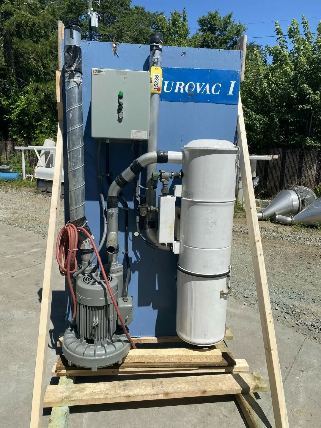 Used 388 CFM Eurovac I Industrial Central Vacuum System 10 HP Cooper Industries LLC