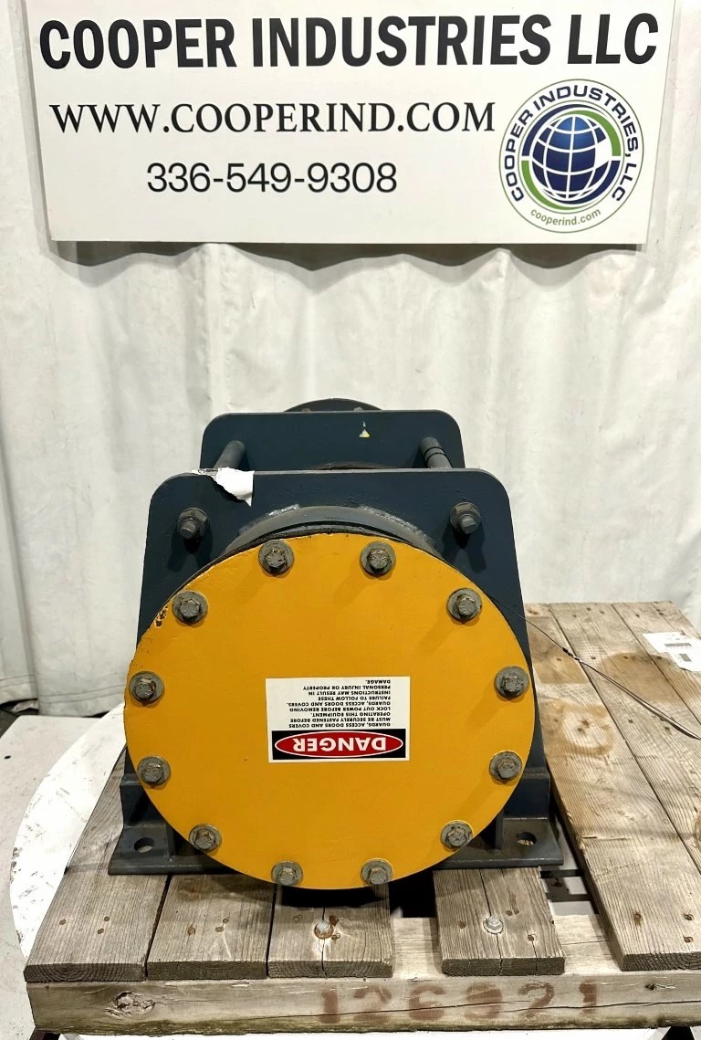 2 HP KINEMATICS MOTORIZED DRIVE UNIT MODEL C20311 VIBRATOR Cooper Industries LLC