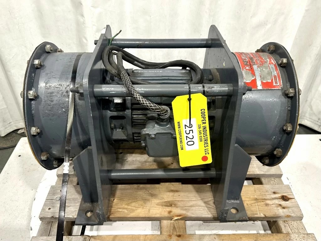 2 HP KINEMATICS MOTORIZED DRIVE UNIT MODEL C20311 VIBRATOR Cooper Industries LLC