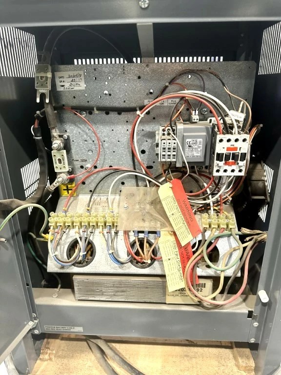 GNB INDUSTRIAL BATTERY CHARGER MODEL EHY24M100N; 24 VOLT, 2.5 KW, 100 AMPS DC Cooper