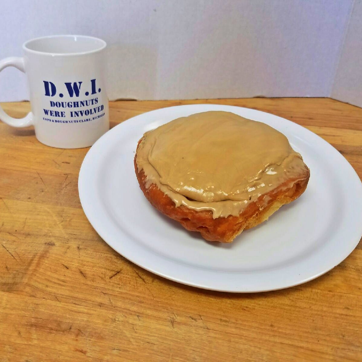 Cinnamon Bun Maple frosted (box of 6) Cops & Doughnuts