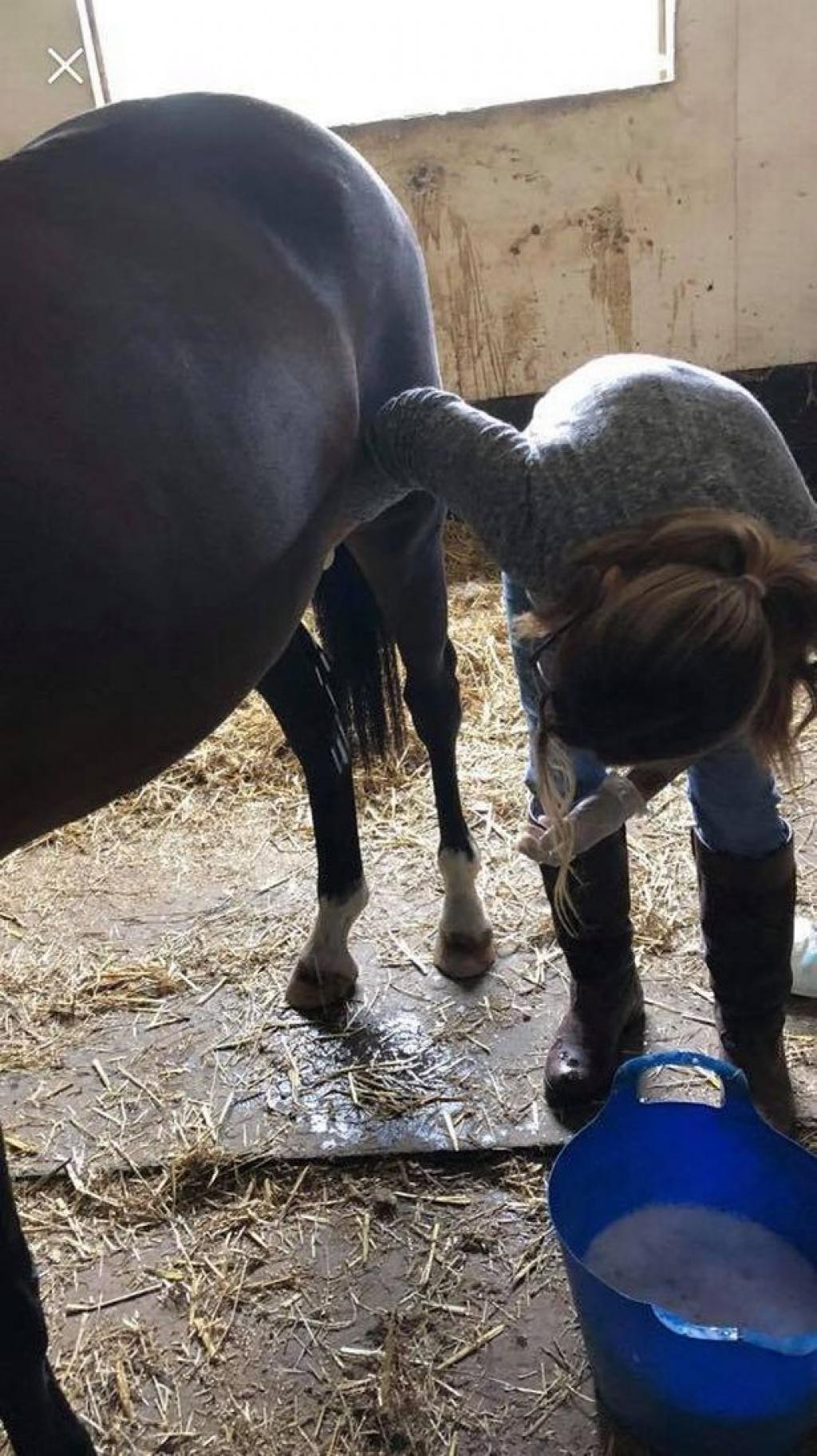 Cette jeune femme de vingtaine explique qu'elle gagne sa vie en