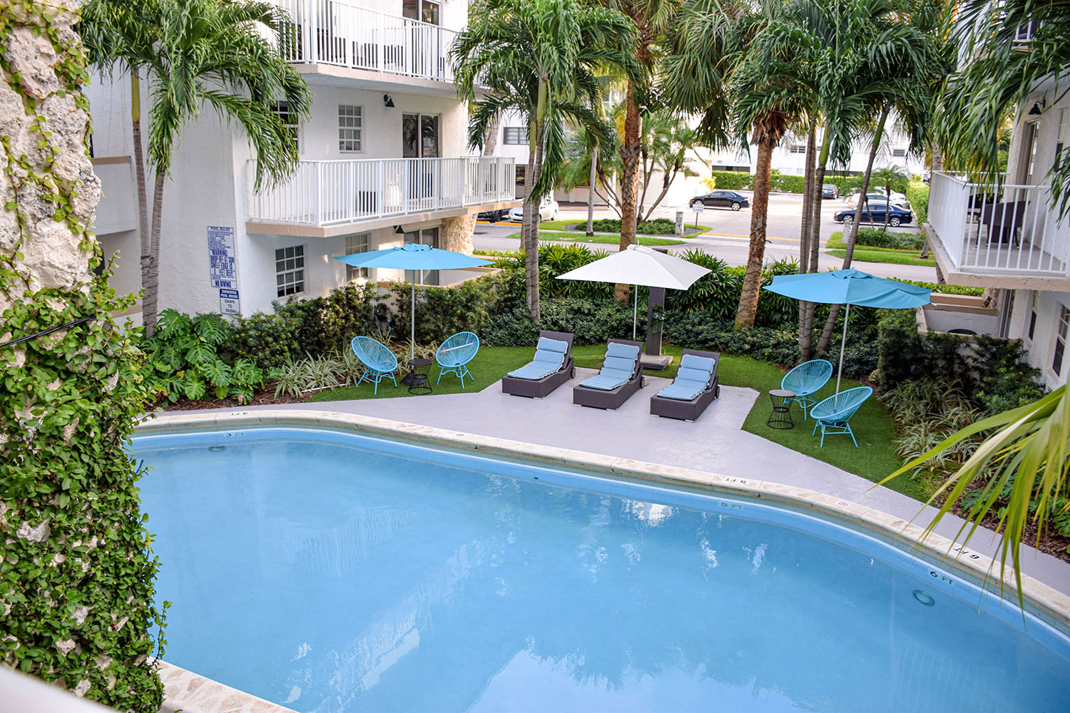 Gallery Coral Reef Apartments at Key Biscayne