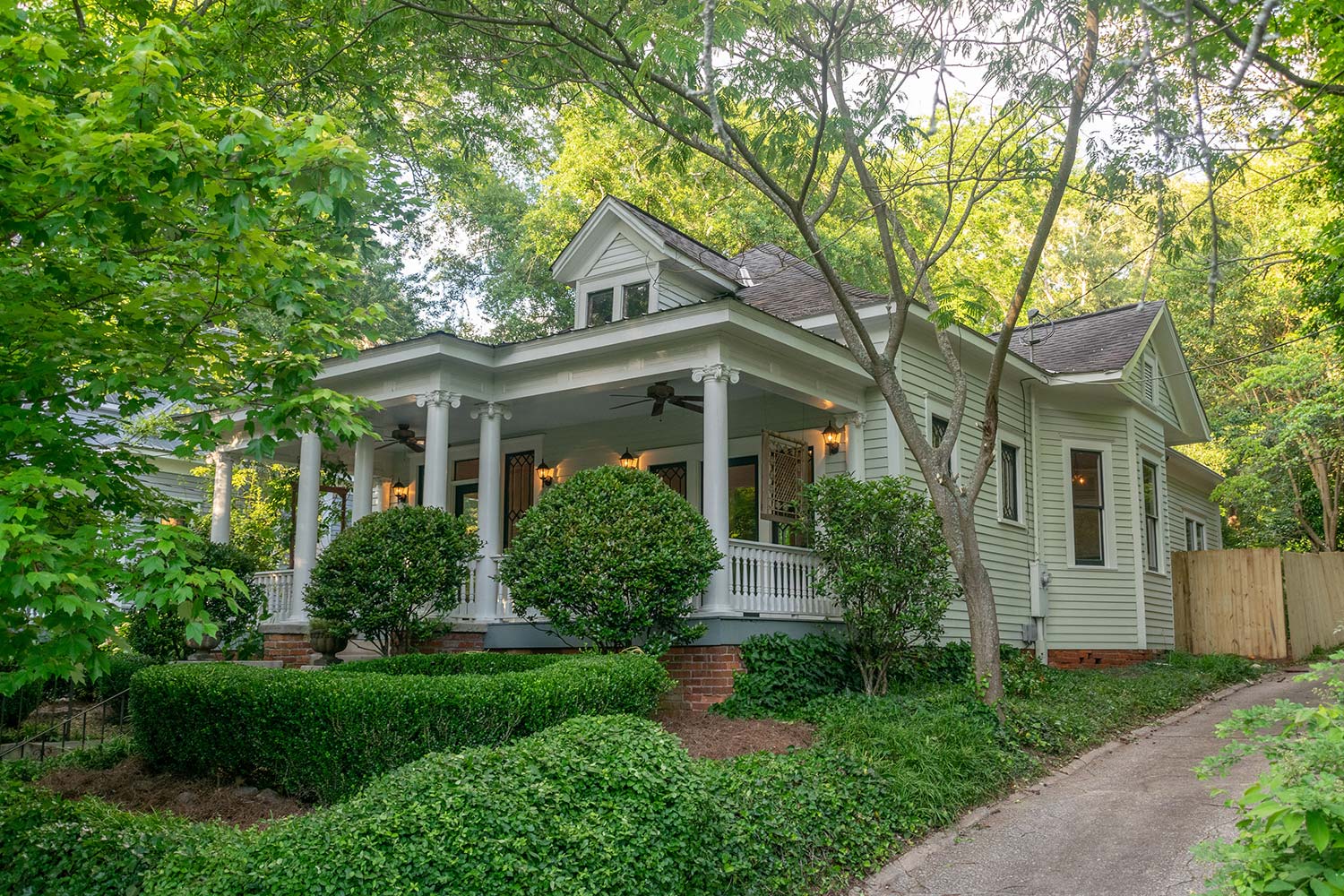 Blue Ridge Corcoran Classic Living