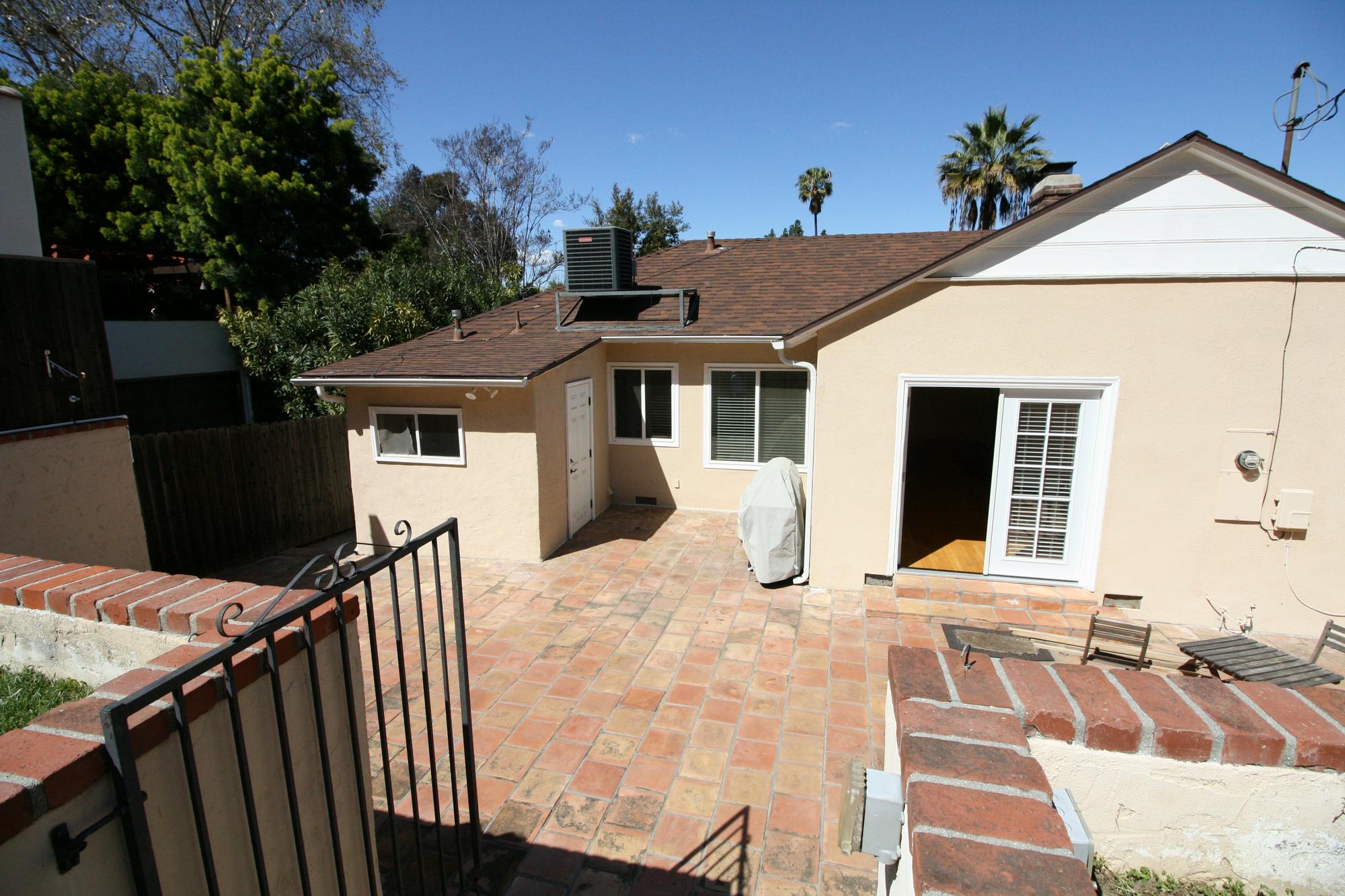 3740 Lankershim Blvd, Los Angeles, CA 90068