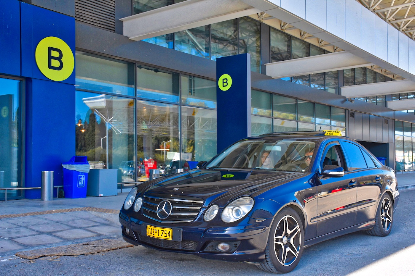 Υπηρεσιες . Corfu Taxi 24