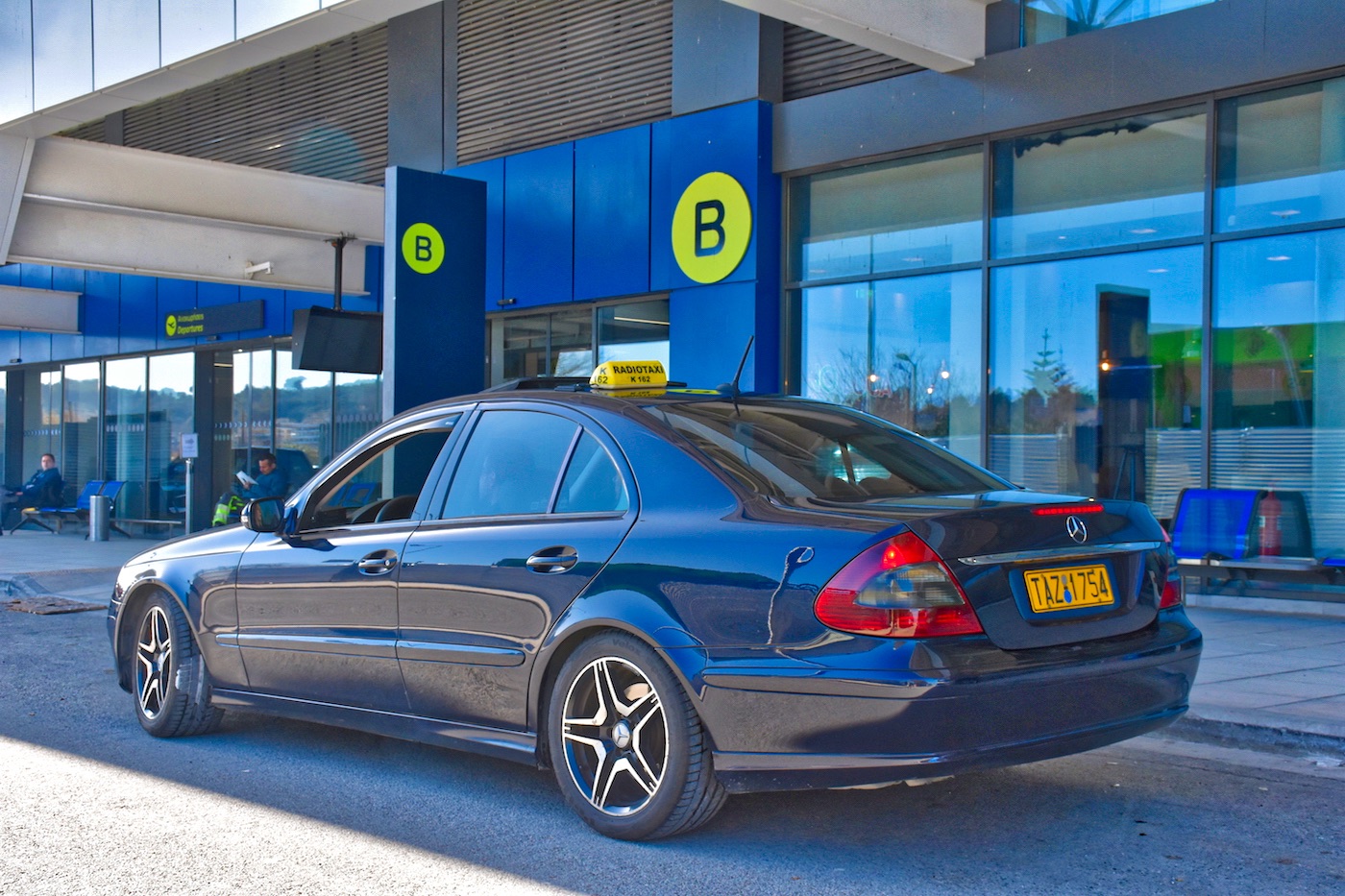 Corfu Airport . Corfu Taxi 24
