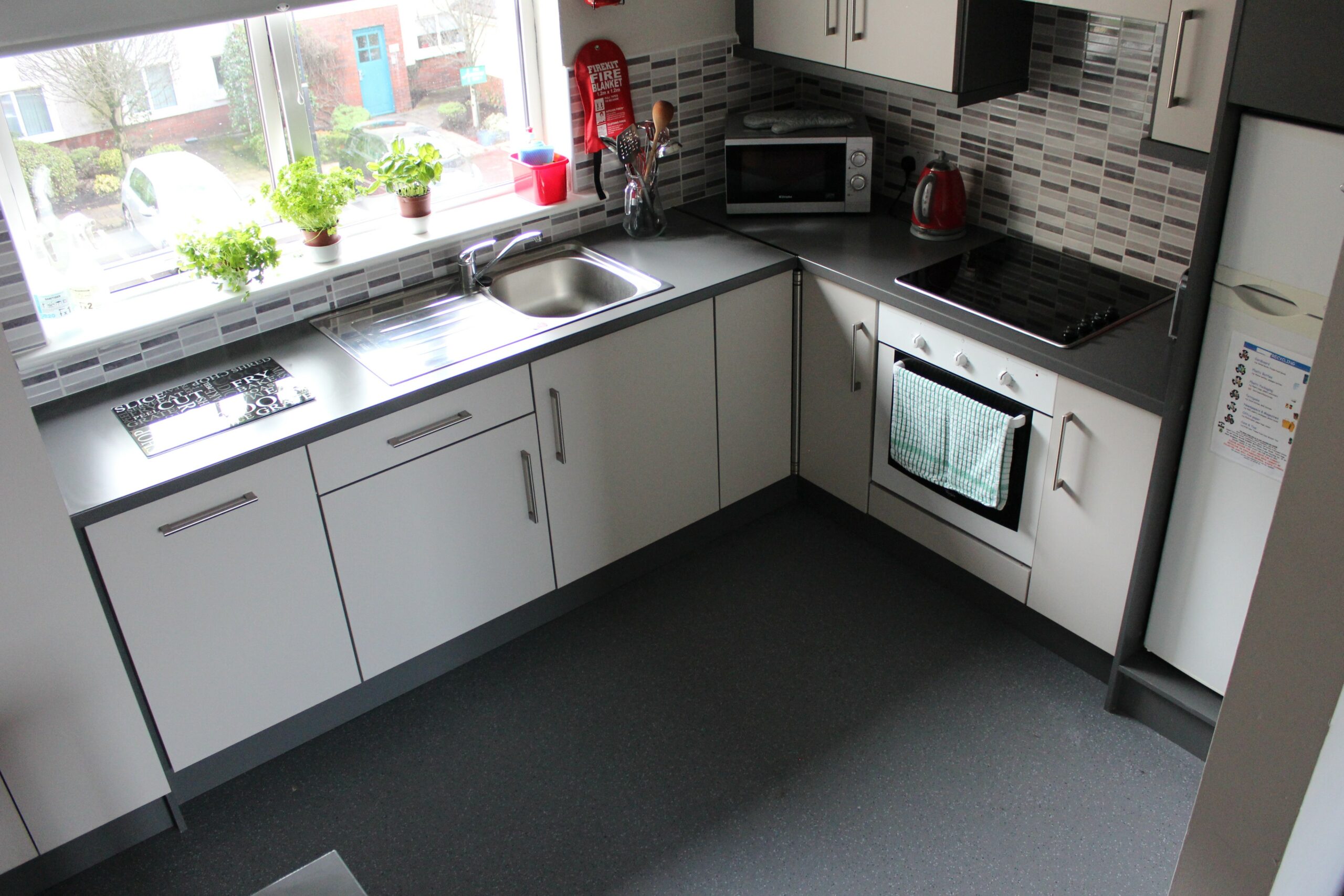 SelfCatering Apartment Single Room with Private Bathroom