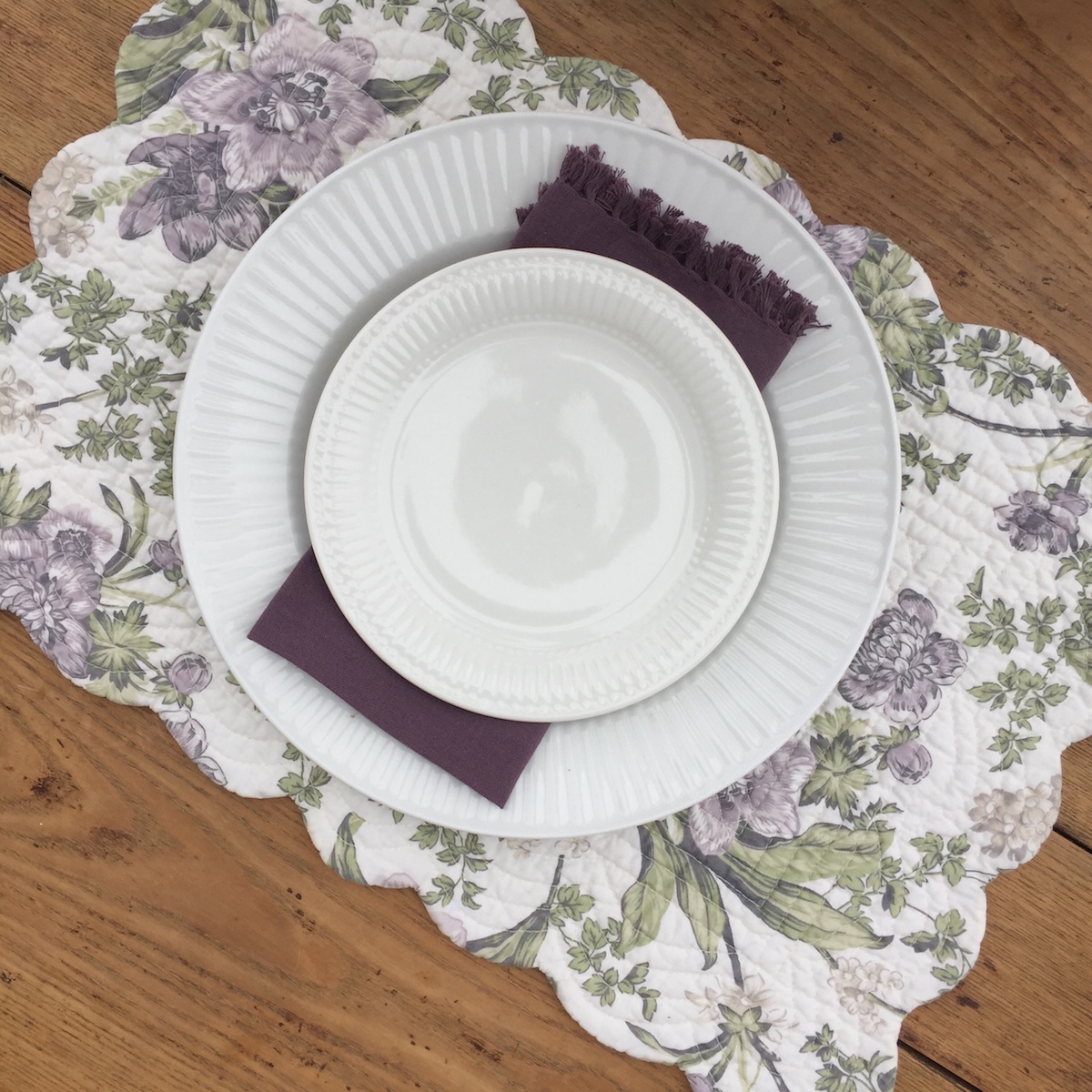 Grace Quilted Dining Cornucopia