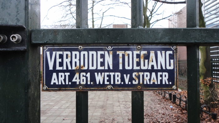 Verboden Toegang Voor Onbevoegden | Cornutus