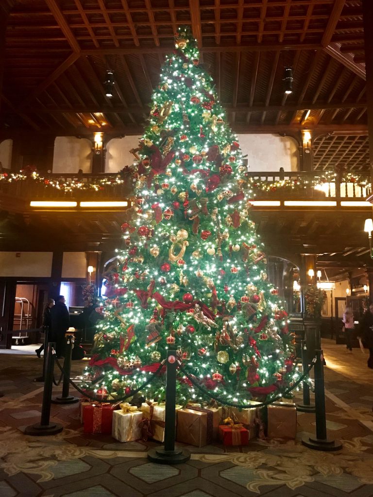 Hotel Del Coronado Christmas Tree 2022 Celebrating 130 Years Of Holiday Traditions At The Del - Coronado Times