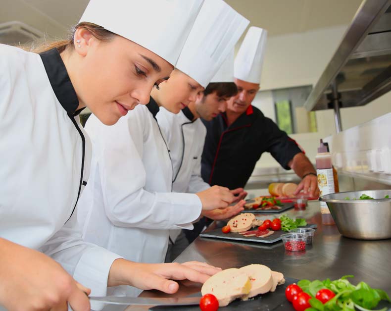 Corot Formations TITRE PRO Commis de cuisine 6 mois