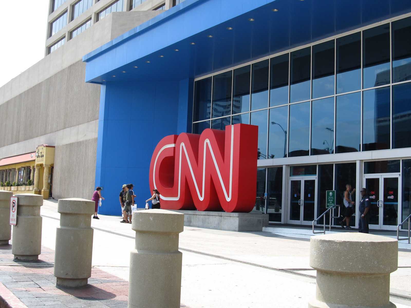 Reach CNN Corporate Office Headquarters HQ