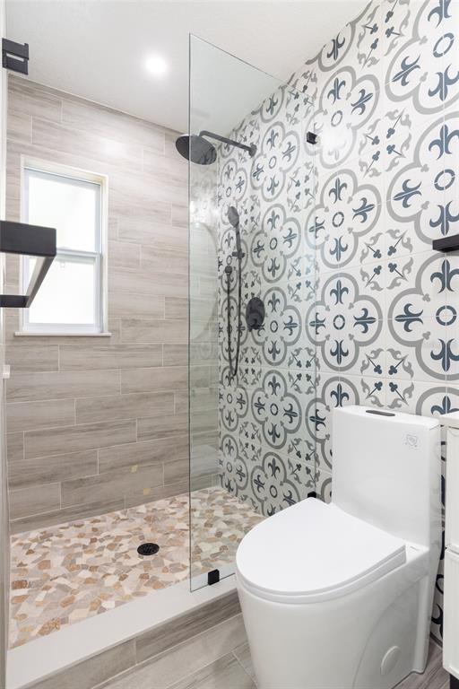 Black and White Guest Bathroom Corredor Master Tile
