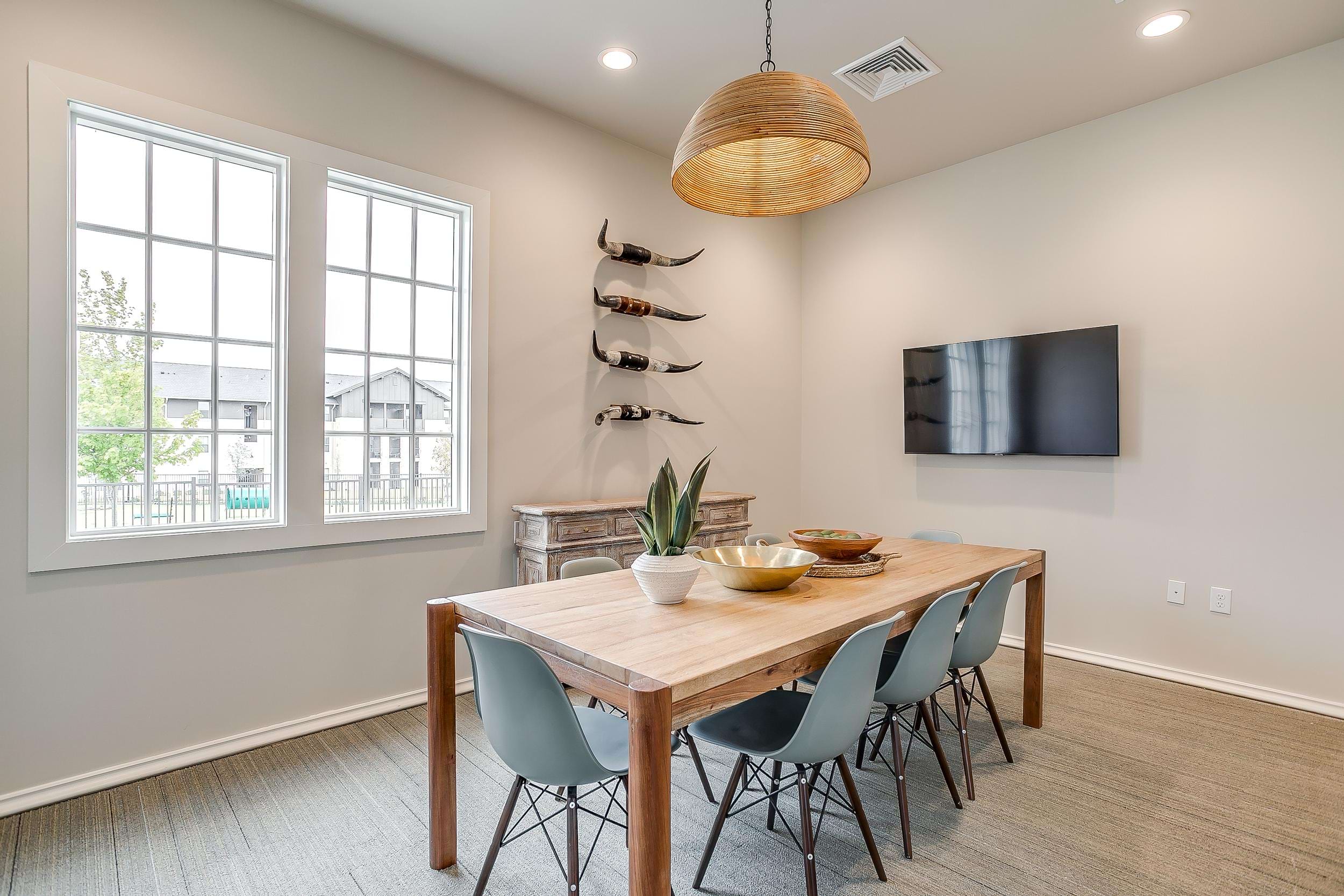 Luxury Apartment Amenities Cortland Chisholm Trail