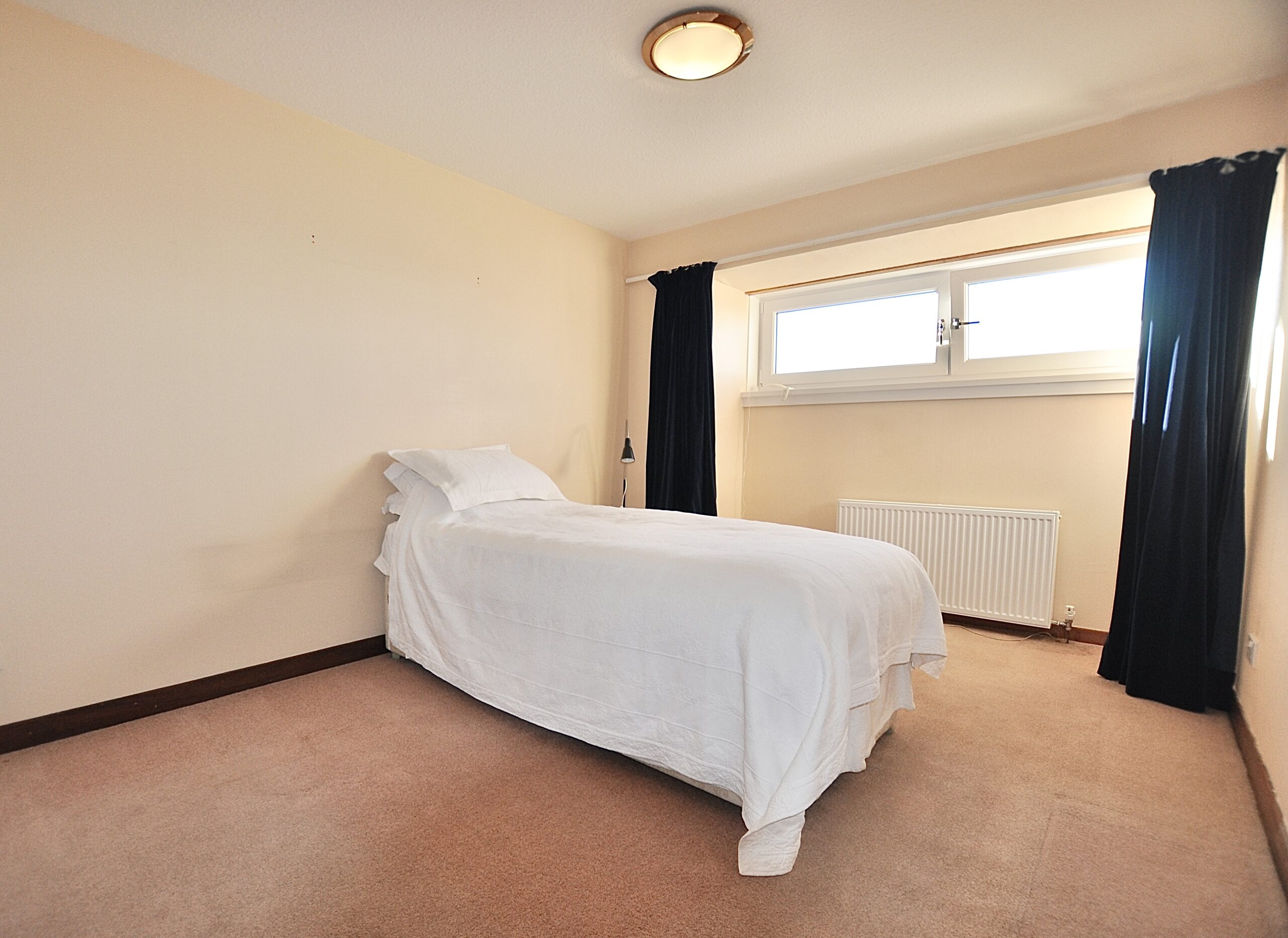 61 Castlebay Court, Largs, KA30 8DP Corum Property