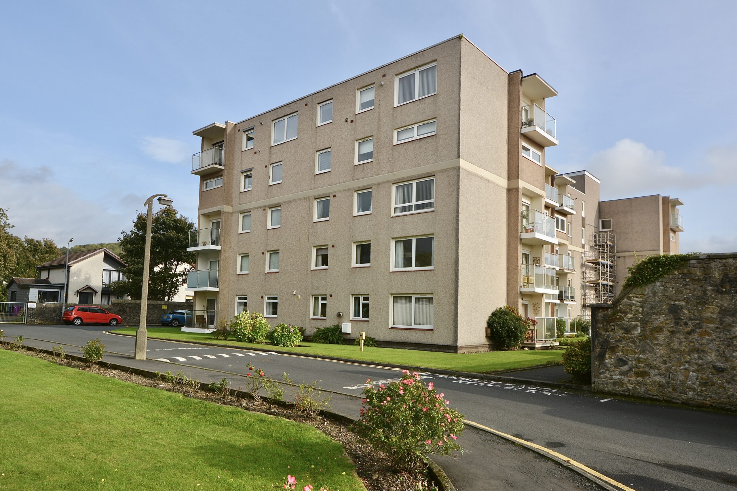 61 Castlebay Court, Largs, KA30 8DP Corum Property
