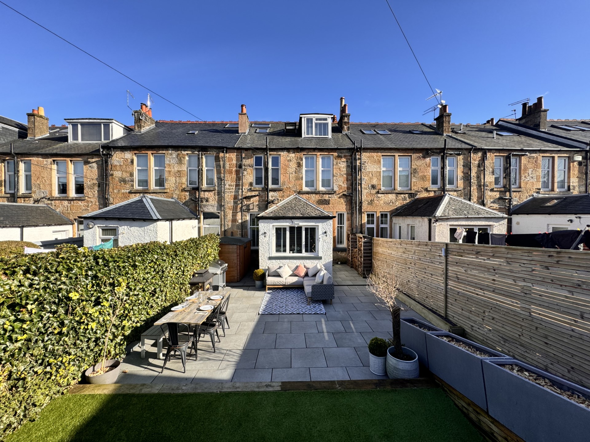 7 Carolside Gardens, Clarkston Corum Property