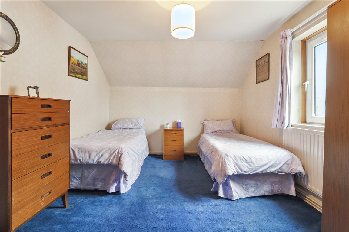 43 Hillend Road, Clarkston Corum Property