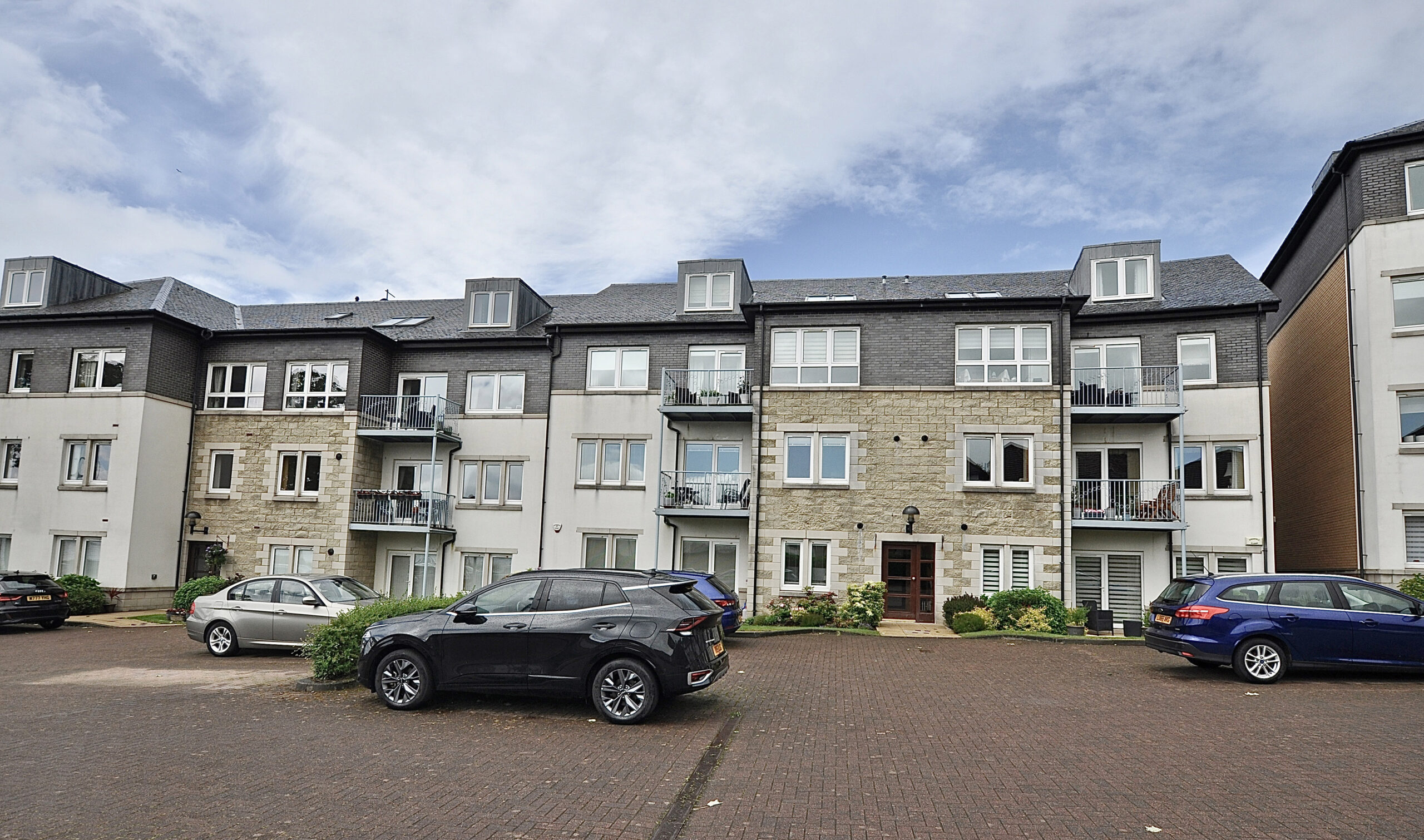 16 Rosebank Gardens, Largs, KA30 8TD Corum Property