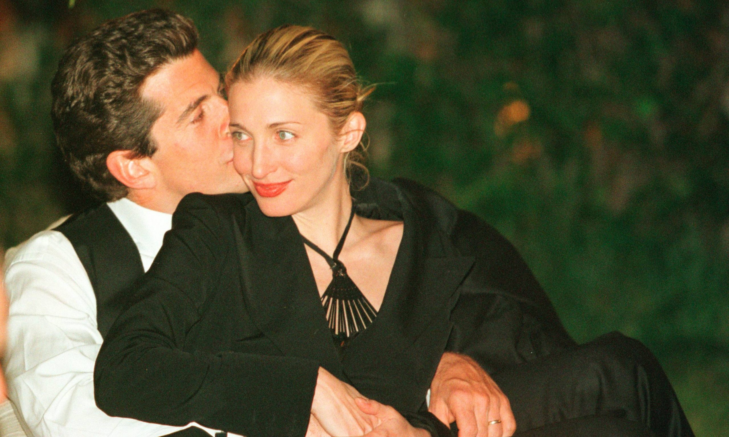 John Kennedy Jr. y Carolyn Bessette veinte años después de la tragedia