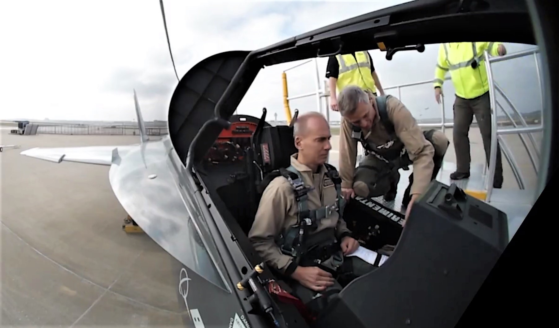 Watch Boeing’s CEO fly in a training jet Cosmic Log